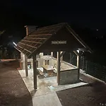 White Housse - Entire In *