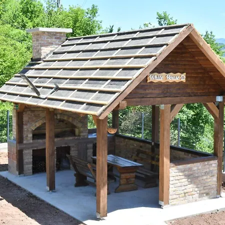 White Housse - Entire In Villa Sarajevo