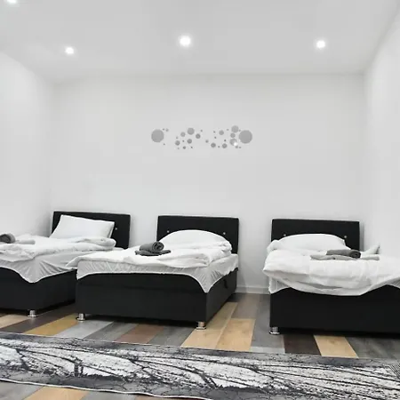 White Housse - Entire In