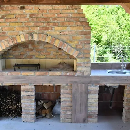 White Housse - Entire In *