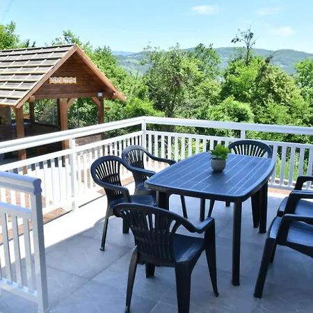 White Housse - Entire In Villa *