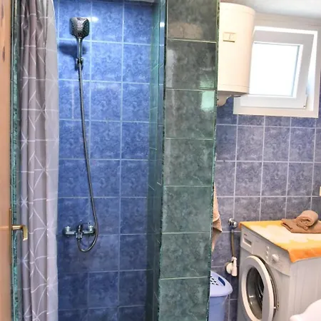 White Housse - Entire In Sarajevo