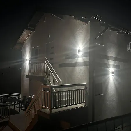 White Housse - Entire In Villa *