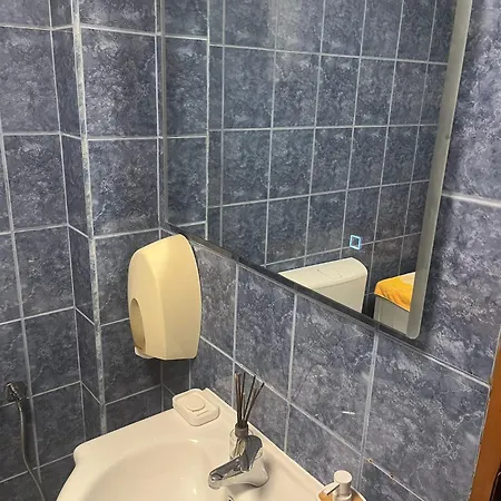 White Housse - Entire In *