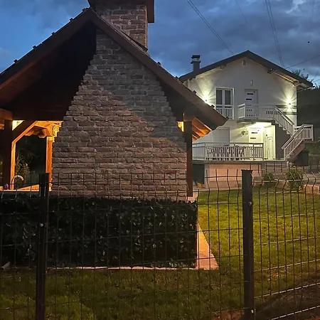 White Housse - Entire In Villa Sarajevo