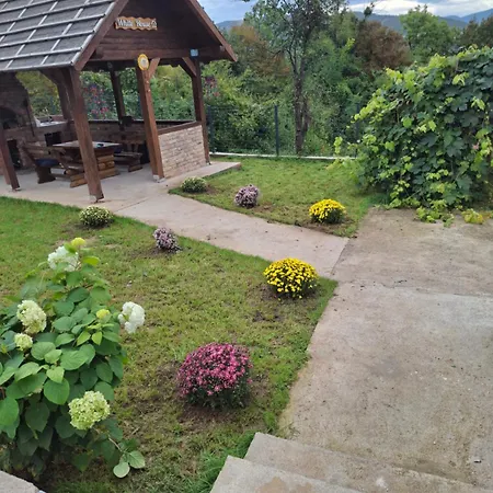 Family Private House W Garden & Gazebo 10 Guests