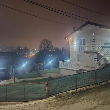 White Housse - Entire In *