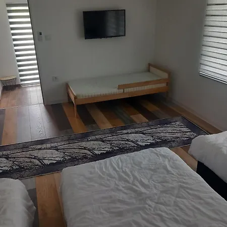 Family Private House W Garden & Gazebo 10 Guests 别墅 *